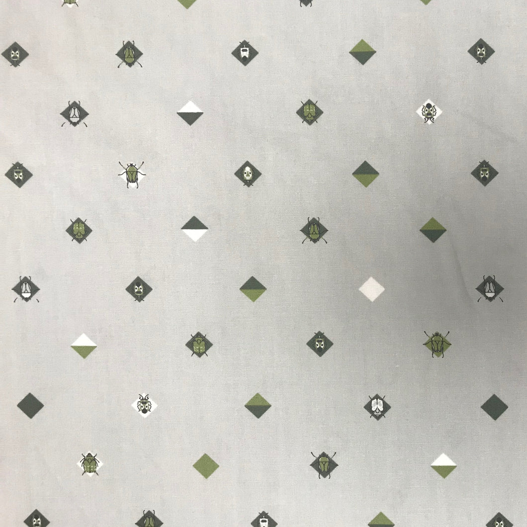 GP123 AGF Amber Bugs Stone